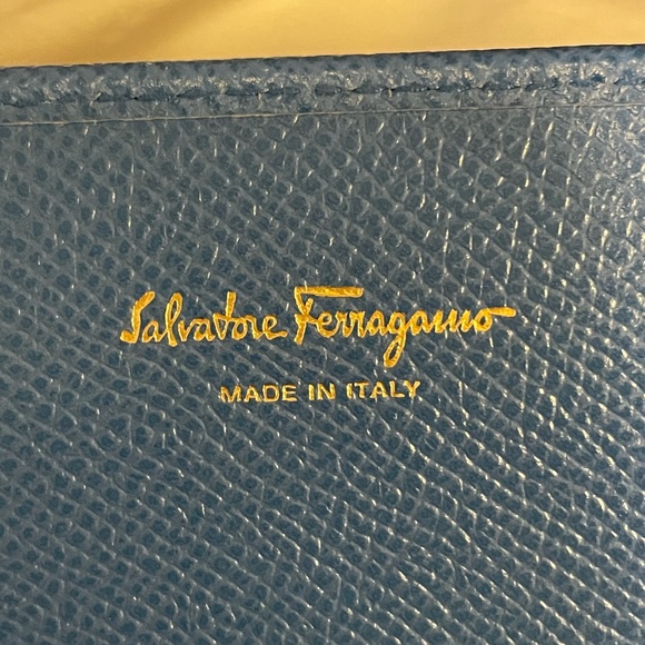 ♦️SOLD♦️Ferragamo wallet on chain authentic 100% - Picture 6 of 8